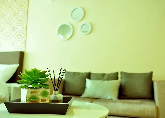 Csuites At Two Central Residences Aparthotel Manila