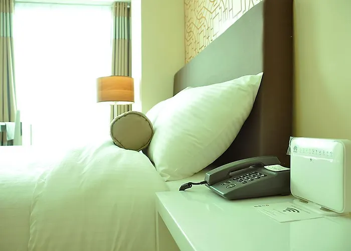 Aparthotel Csuites At Two Central Residences