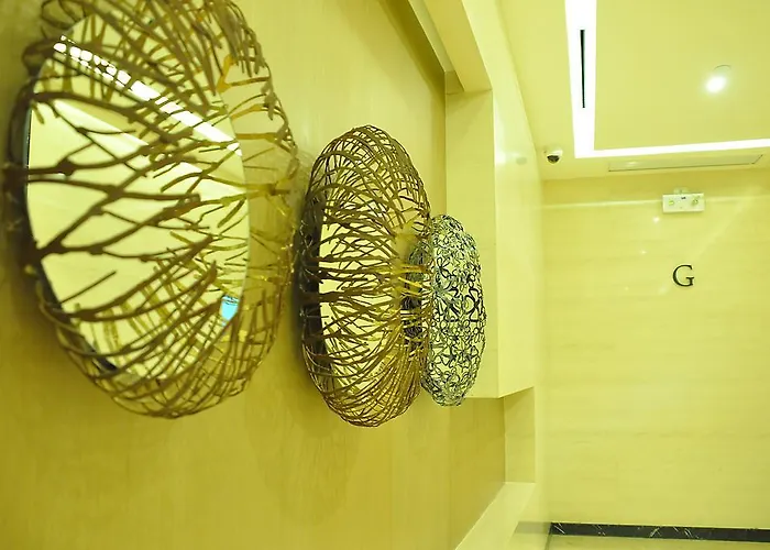 Csuites At Two Central Residences 2*