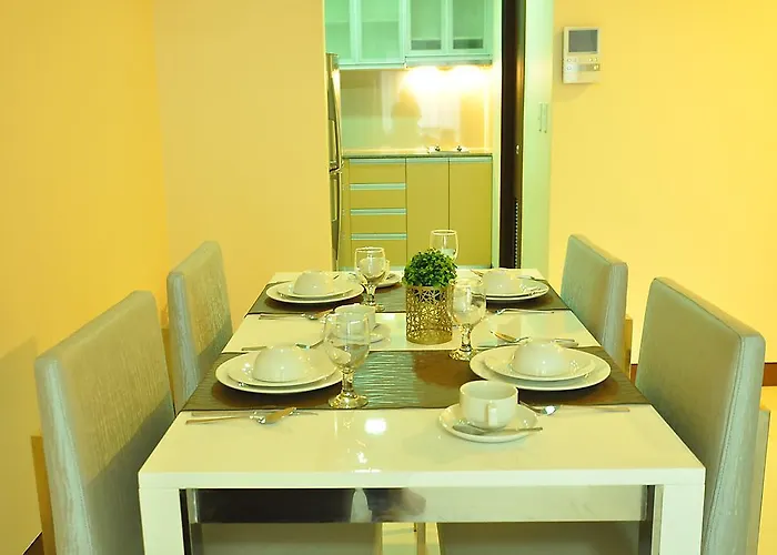 Aparthotel Csuites At Two Central Residences