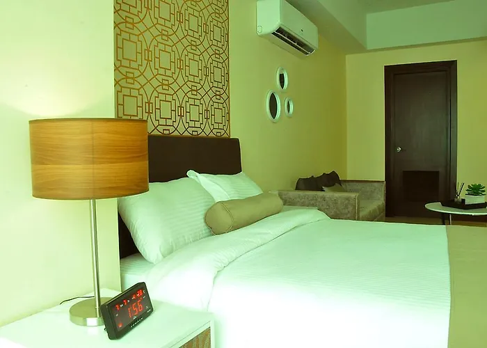 Csuites At Two Central Residences Aparthotel Manila