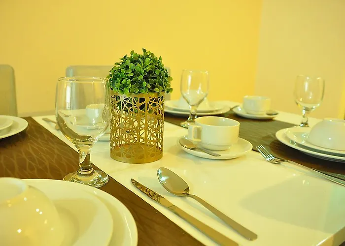Aparthotel Csuites At Two Central Residences