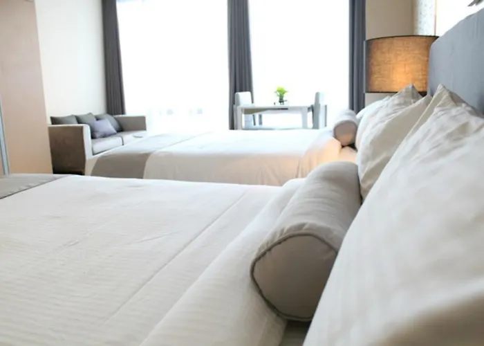 Csuites At Two Central Residences Aparthotel 2*