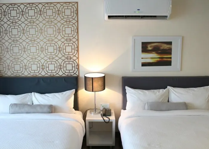 Csuites At Two Central Residences 2*