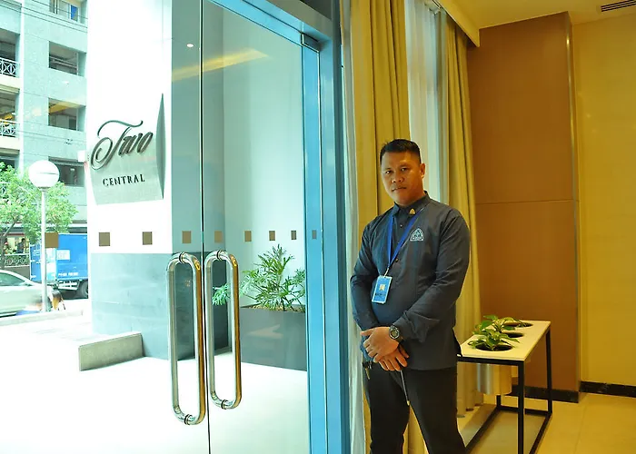 Aparthotel Csuites At Two Central Residences