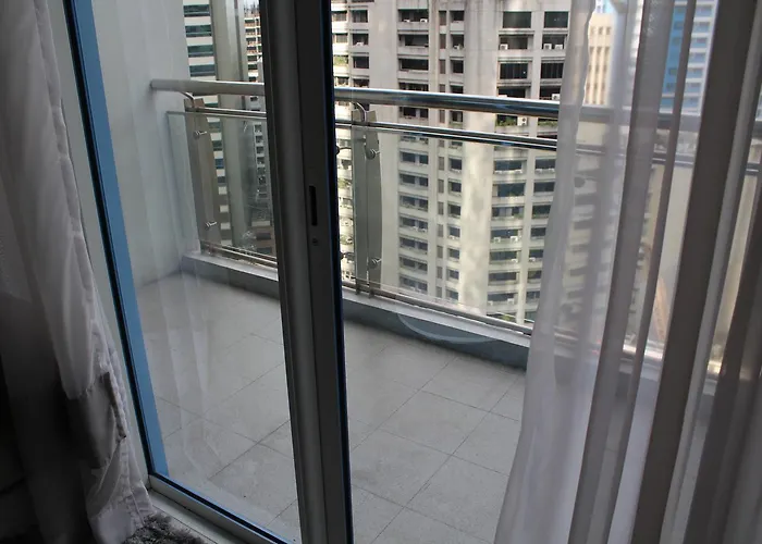 Csuites At Two Central Residences Aparthotel
