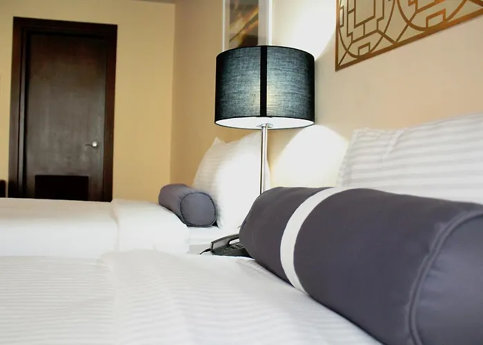 Csuites At Two Central Residences Aparthotel 2*