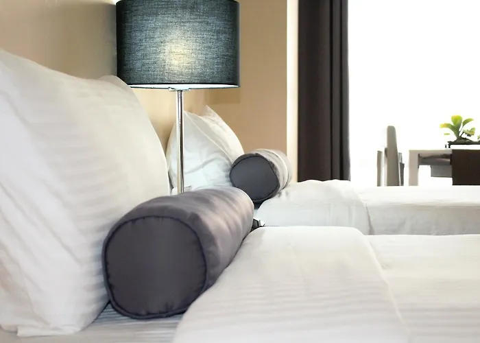 Aparthotel Csuites At Two Central Residences Manila