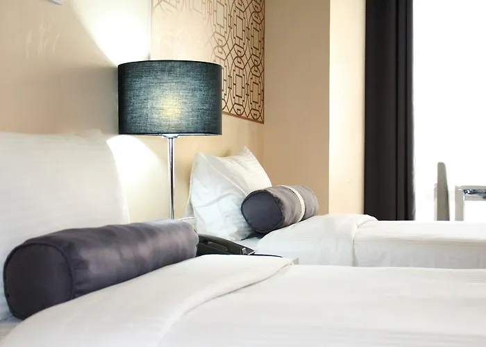 Csuites At Two Central Residences Aparthotel
