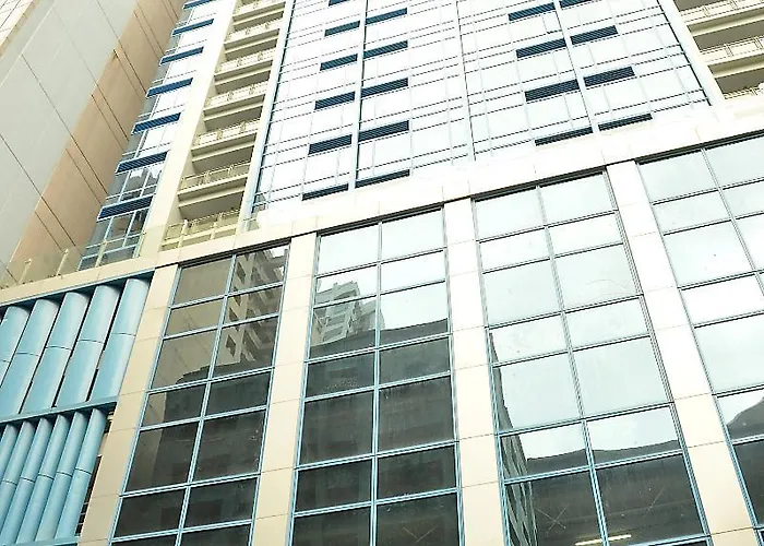 Csuites At Two Central Residences Aparthotel