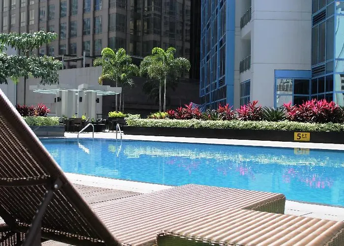 Csuites At Two Central Residences Aparthotel