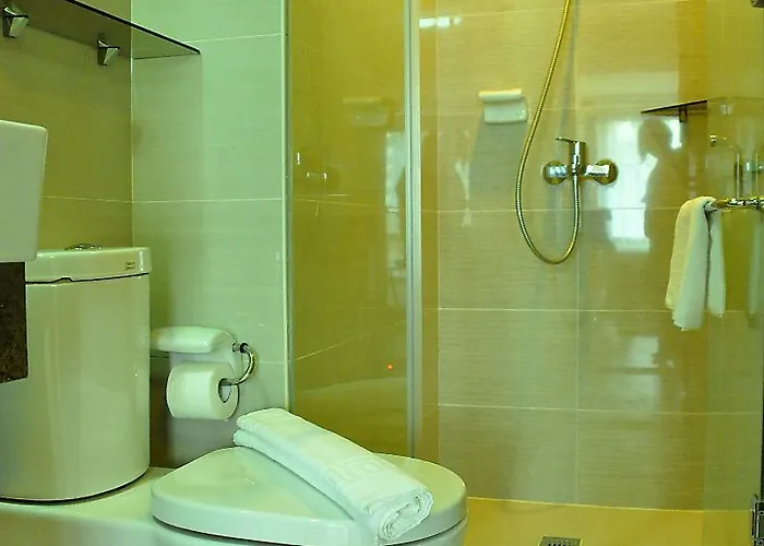 Csuites At Two Central Residences Aparthotel Manila