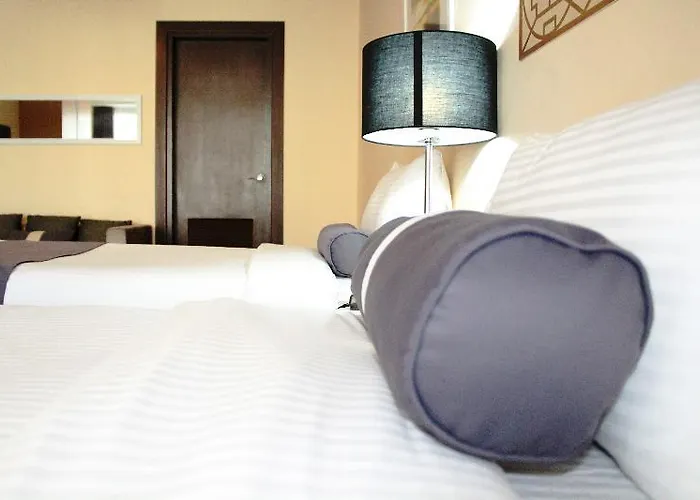 Csuites At Two Central Residences 2*