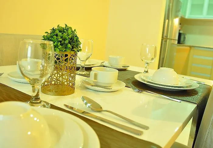 Csuites At Two Central Residences 2* Manila