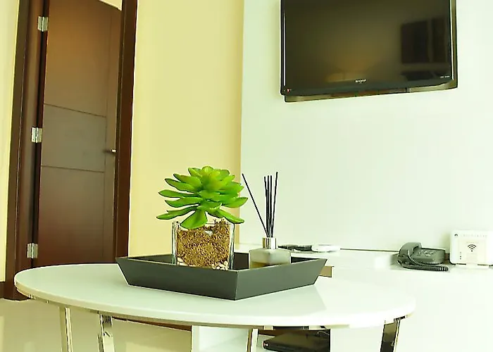 Aparthotel Csuites At Two Central Residences 2*